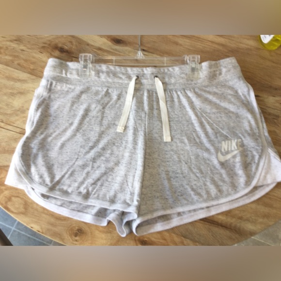 NWT NIKE SLIM FIT SPORTSWEAR HEATHER GRAY SHORTS SIZE - XL - Picture 8 of 11